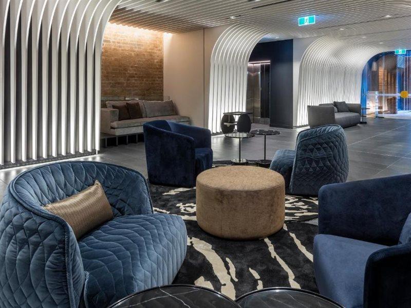 Skye Suites Cité de Sydney Extérieur photo The lounge at the airport