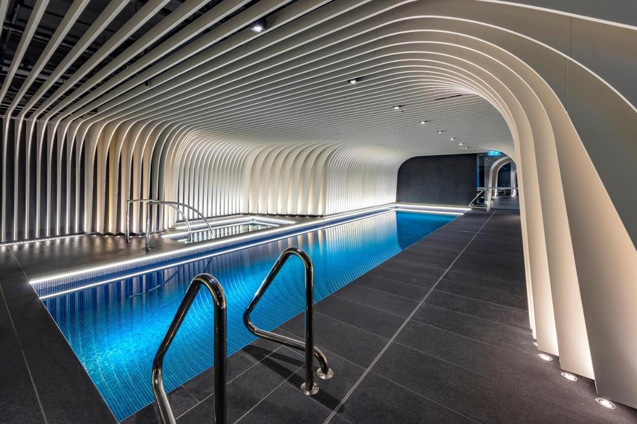 Skye Suites Cité de Sydney Extérieur photo The pool at The Standard London